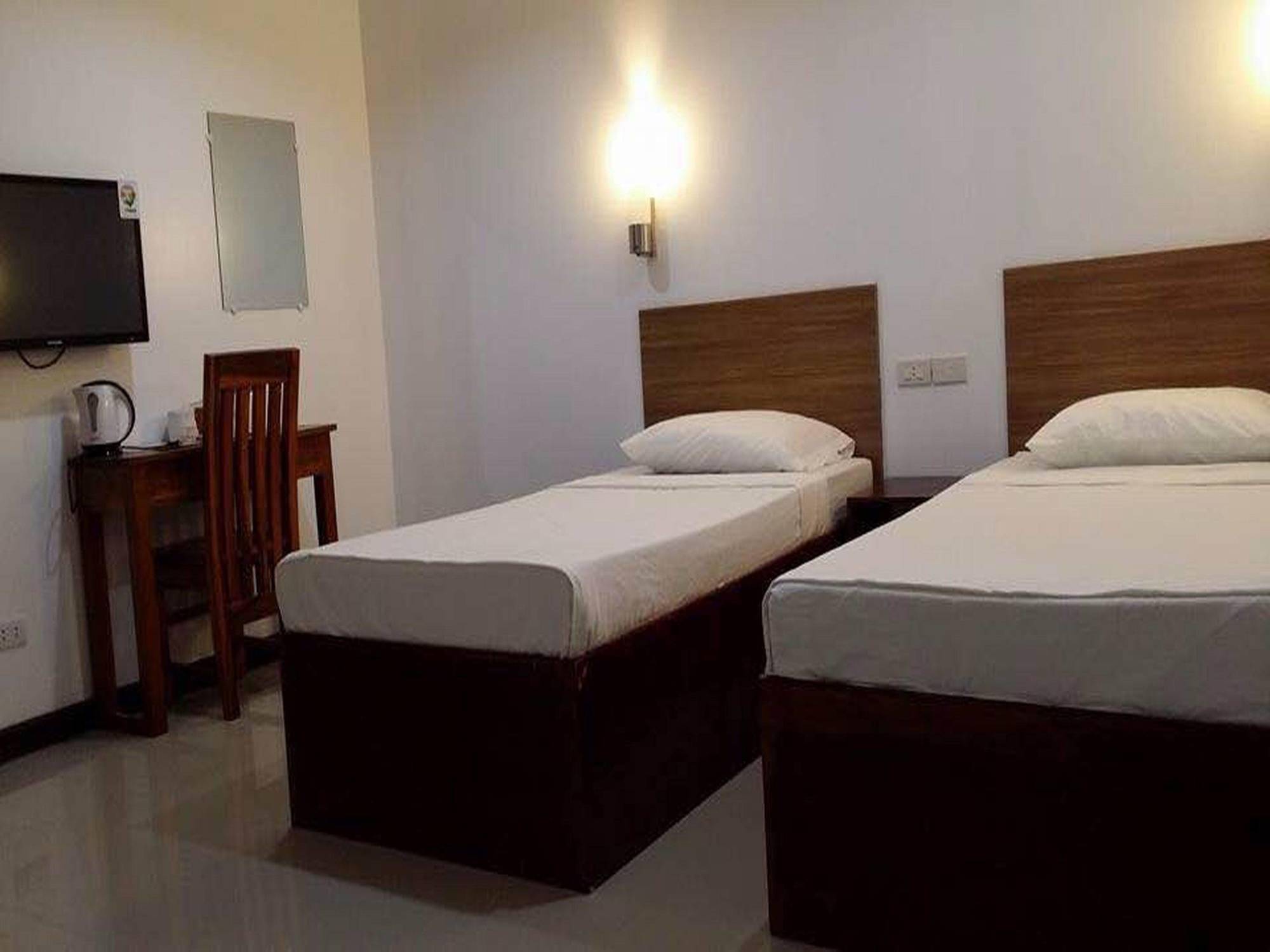 Reddoorz Plus Near Vigan City Commercial Center Экстерьер фото