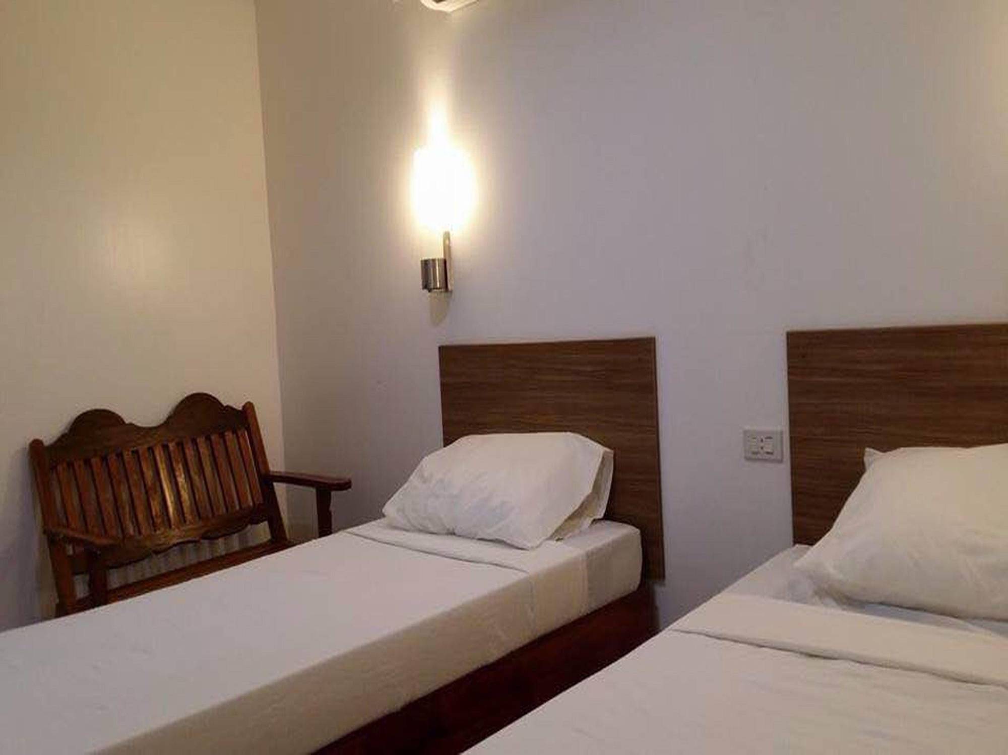Reddoorz Plus Near Vigan City Commercial Center Экстерьер фото