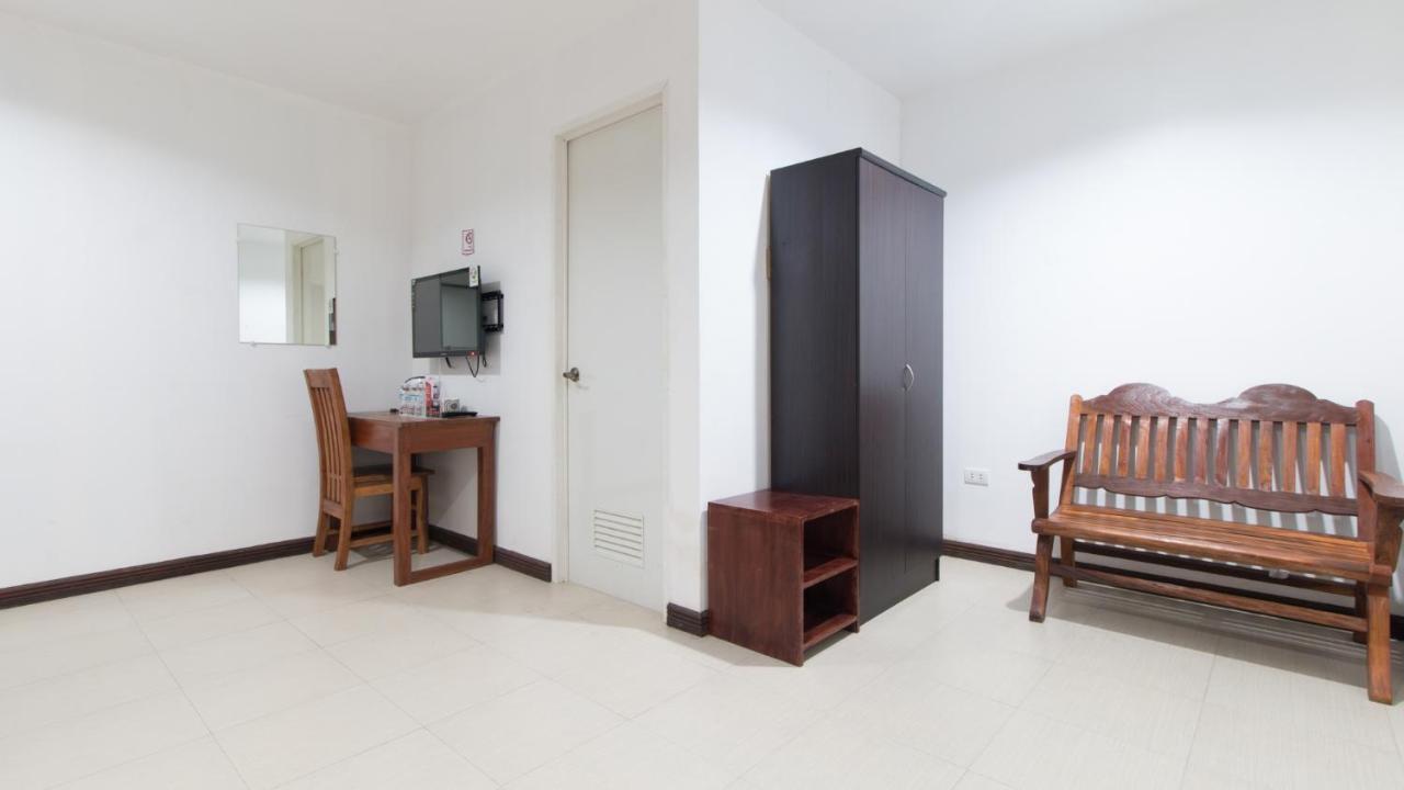 Reddoorz Plus Near Vigan City Commercial Center Экстерьер фото