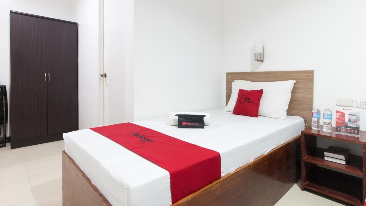 Reddoorz Plus Near Vigan City Commercial Center Экстерьер фото