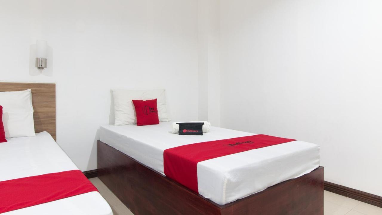 Reddoorz Plus Near Vigan City Commercial Center Экстерьер фото